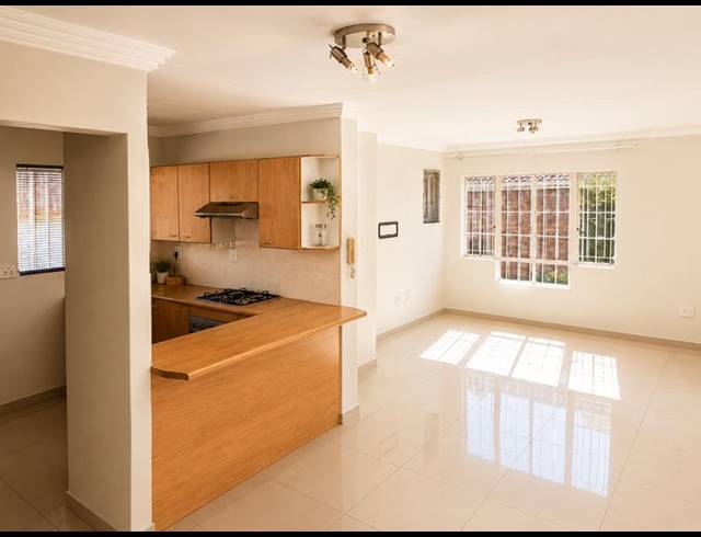 3 BEDROOM TOWNHOUSE FOR SALE IN ELDORAIGNE